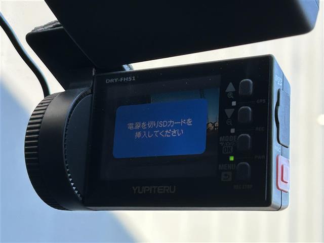 ゴルフＧＴＩ パフォーマンス　純正ナビ　アップルカープレイ　アンドロイドオート　ブルートゥース　フルセグＴＶ　Ｂカメラ　衝突軽減　レーンキープ　クルコン　ＢＳＭ　ドラレコ　ビルトインＥＴＣ　パドルシフト　純正１９インチＡＷ　禁煙車（23枚目）