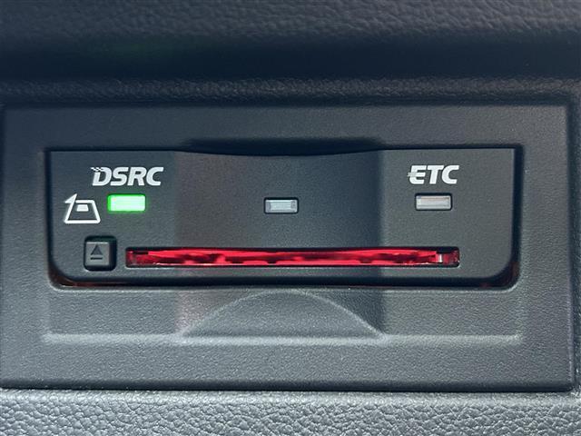 ゴルフＧＴＩ パフォーマンス　純正ナビ　アップルカープレイ　アンドロイドオート　ブルートゥース　フルセグＴＶ　Ｂカメラ　衝突軽減　レーンキープ　クルコン　ＢＳＭ　ドラレコ　ビルトインＥＴＣ　パドルシフト　純正１９インチＡＷ　禁煙車（25枚目）