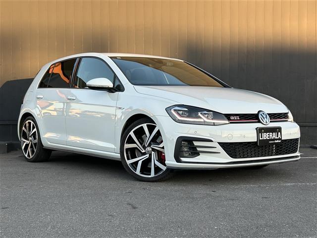 ゴルフＧＴＩ パフォーマンス　純正ナビ　アップルカープレイ　アンドロイドオート　ブルートゥース　フルセグＴＶ　Ｂカメラ　衝突軽減　レーンキープ　クルコン　ＢＳＭ　ドラレコ　ビルトインＥＴＣ　パドルシフト　純正１９インチＡＷ　禁煙車（35枚目）