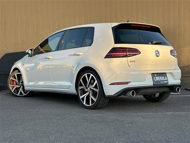 ゴルフＧＴＩ パフォーマンス　純正ナビ　アップルカープレイ　アンドロイドオート　ブルートゥース　フルセグＴＶ　Ｂカメラ　衝突軽減　レーンキープ　クルコン　ＢＳＭ　ドラレコ　ビルトインＥＴＣ　パドルシフト　純正１９インチＡＷ　禁煙車（38枚目）