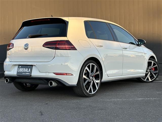 ゴルフＧＴＩ パフォーマンス　純正ナビ　アップルカープレイ　アンドロイドオート　ブルートゥース　フルセグＴＶ　Ｂカメラ　衝突軽減　レーンキープ　クルコン　ＢＳＭ　ドラレコ　ビルトインＥＴＣ　パドルシフト　純正１９インチＡＷ　禁煙車（40枚目）