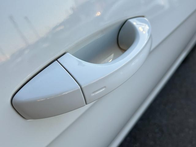 ゴルフＧＴＩ パフォーマンス　純正ナビ　アップルカープレイ　アンドロイドオート　ブルートゥース　フルセグＴＶ　Ｂカメラ　衝突軽減　レーンキープ　クルコン　ＢＳＭ　ドラレコ　ビルトインＥＴＣ　パドルシフト　純正１９インチＡＷ　禁煙車（43枚目）