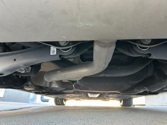 ゴルフＧＴＩ パフォーマンス　純正ナビ　アップルカープレイ　アンドロイドオート　ブルートゥース　フルセグＴＶ　Ｂカメラ　衝突軽減　レーンキープ　クルコン　ＢＳＭ　ドラレコ　ビルトインＥＴＣ　パドルシフト　純正１９インチＡＷ　禁煙車（47枚目）