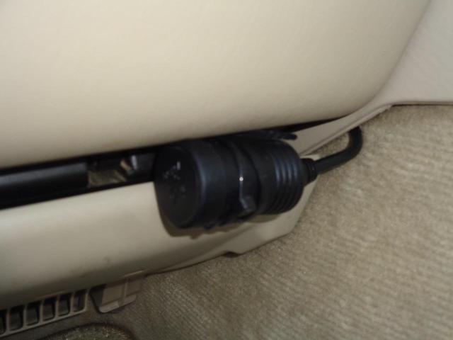 NC250 プライムセレクション 特別仕様車 純正DVDナビゲーション フロント&バックカメラ PWシート ETC ディスチャージヘッドライト フォグランプ 電格ドアミラー ウッドコンビハンドル 純正CD&カセット 純正15インチAW(54枚目)