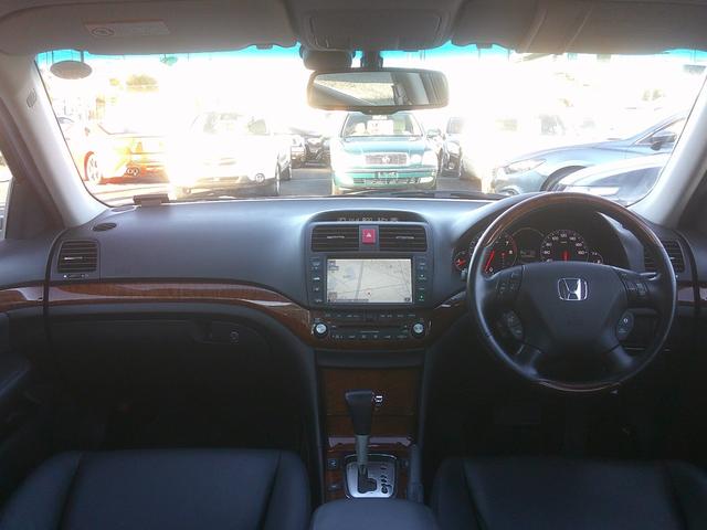 インスパイア 30TL 走行35.995km 黒革パワーシート HDDインターナビ バックカメラ付トランクスポイラー ETC スマートキー クルコン ウッドコンビH HID 電動格納ウィンカードアミラー 純正16インチAW(7枚目)