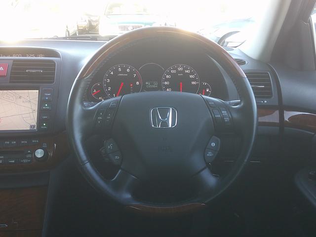 インスパイア 30TL 走行35.995km 黒革パワーシート HDDインターナビ バックカメラ付トランクスポイラー ETC スマートキー クルコン ウッドコンビH HID 電動格納ウィンカードアミラー 純正16インチAW(9枚目)