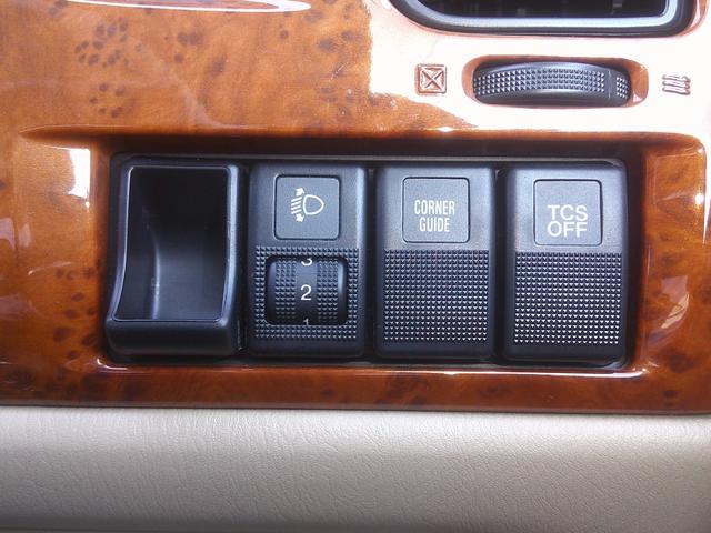 MPV スポーツ ワンオーナー 純正フルエアロ キセノンヘッドライト 両側パワースライドドア 純正電動コーナーポール ルーフスポイラー 電動格納ドアミラー キーレスキー フォグランプ 純正16インチアルミホイール(52枚目)