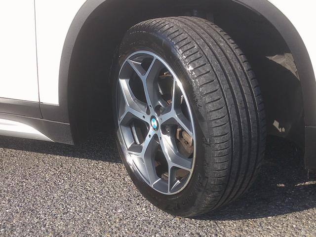 純正１８インチアルミホイール！タイヤサイズは２２５／５０Ｒ１８のランフラットタイヤです。