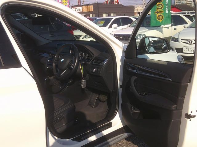 ハーフレザーシート！前席にはシートリフター機能が装備されています＾−＾