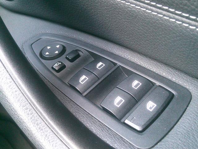 付いてるとありがたい電動格納ドアミラー♪