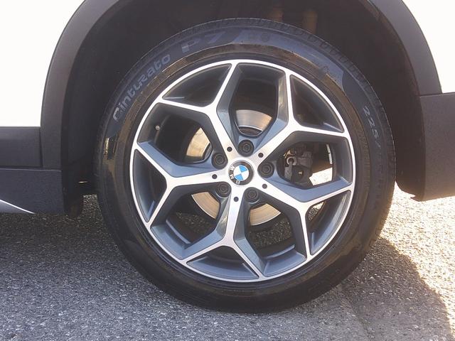 純正１８インチアルミホイール！タイヤサイズは２２５／５０Ｒ１８のランフラットタイヤです。