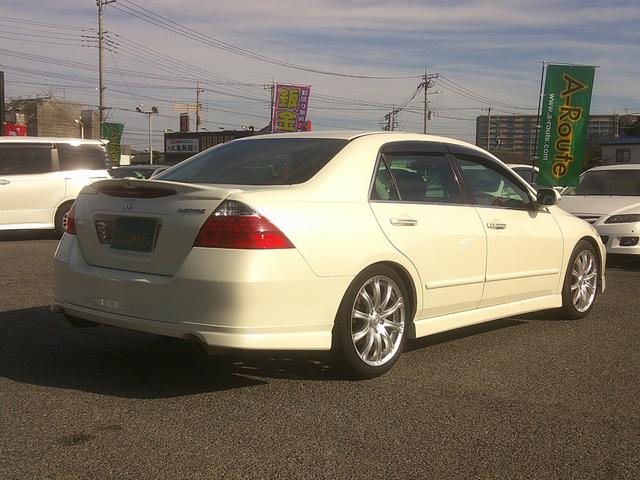 インスパイア ３０ＴＬ　純正フルエアロ　ダウンサス　社外１８インチアルミホイール　ブラックレザーパワーシート　ＨＤＤインターナビゲーション　バックカメラ　ＥＴＣ　ＩＨＣＣ　スアートキー＆キーレススタート　ＨＩＤ　Ｔスポイラー（22枚目）