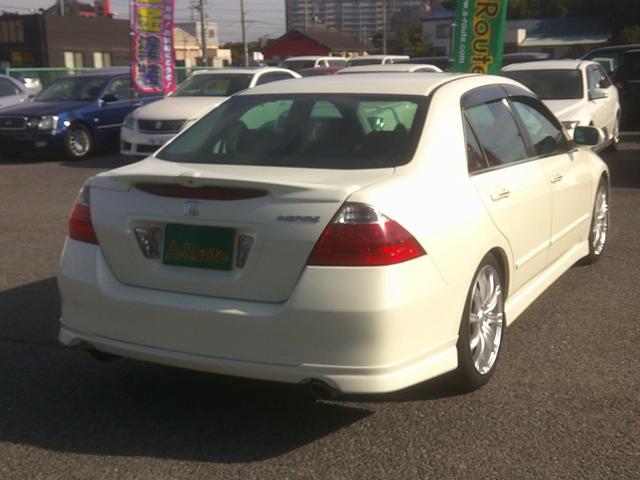 インスパイア ３０ＴＬ　純正フルエアロ　ダウンサス　社外１８インチアルミホイール　ブラックレザーパワーシート　ＨＤＤインターナビゲーション　バックカメラ　ＥＴＣ　ＩＨＣＣ　スアートキー＆キーレススタート　ＨＩＤ　Ｔスポイラー（42枚目）