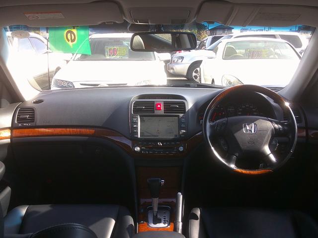 インスパイア ３０ＴＬ　純正フルエアロ　ダウンサス　社外１８インチアルミホイール　ブラックレザーパワーシート　ＨＤＤインターナビゲーション　バックカメラ　ＥＴＣ　ＩＨＣＣ　スアートキー＆キーレススタート　ＨＩＤ　Ｔスポイラー（43枚目）