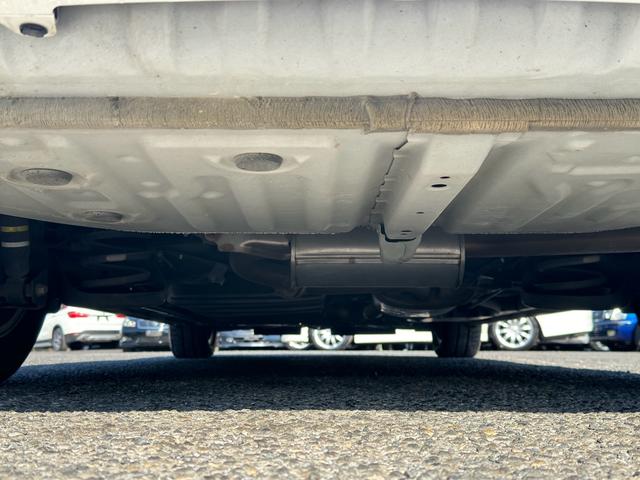 ヴォクシー ＺＳ　煌　ワンオーナー　純正フルエアロ　純正９インチＳＤナビ　バックカメラ　フルセグＴＶ　純正後席フリップダウンモニター　スマートキー＆ＰＵＳＨスタート　両側パワースライドドア　ニーＳＲＳ　純正１６インチＡＷ（13枚目）