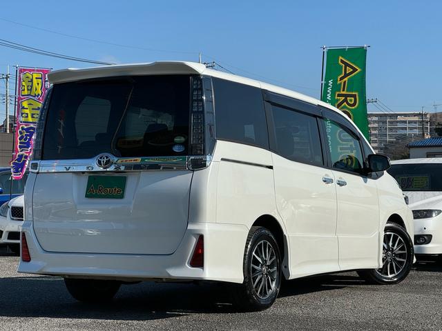 ヴォクシー ＺＳ　煌　ワンオーナー　純正フルエアロ　純正９インチＳＤナビ　バックカメラ　フルセグＴＶ　純正後席フリップダウンモニター　スマートキー＆ＰＵＳＨスタート　両側パワースライドドア　ニーＳＲＳ　純正１６インチＡＷ（35枚目）
