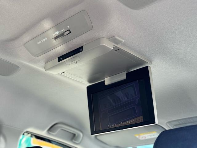 ヴォクシー ＺＳ　煌　ワンオーナー　純正フルエアロ　純正９インチＳＤナビ　バックカメラ　フルセグＴＶ　純正後席フリップダウンモニター　スマートキー＆ＰＵＳＨスタート　両側パワースライドドア　ニーＳＲＳ　純正１６インチＡＷ（44枚目）