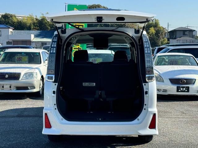 ヴォクシー ＺＳ　煌　ワンオーナー　純正フルエアロ　純正９インチＳＤナビ　バックカメラ　フルセグＴＶ　純正後席フリップダウンモニター　スマートキー＆ＰＵＳＨスタート　両側パワースライドドア　ニーＳＲＳ　純正１６インチＡＷ（49枚目）