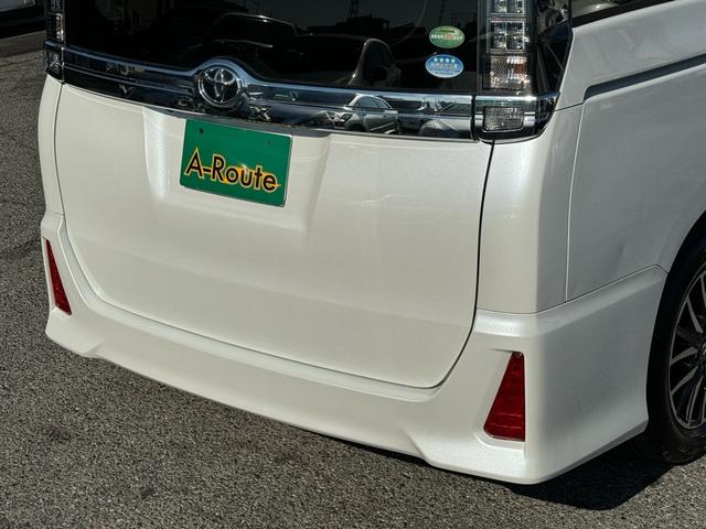 ヴォクシー ＺＳ　煌　ワンオーナー　純正フルエアロ　純正９インチＳＤナビ　バックカメラ　フルセグＴＶ　純正後席フリップダウンモニター　スマートキー＆ＰＵＳＨスタート　両側パワースライドドア　ニーＳＲＳ　純正１６インチＡＷ（57枚目）