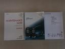 新車時保証書・記録簿・取説・ナビ取説・スマートキー×２が付いてます。
