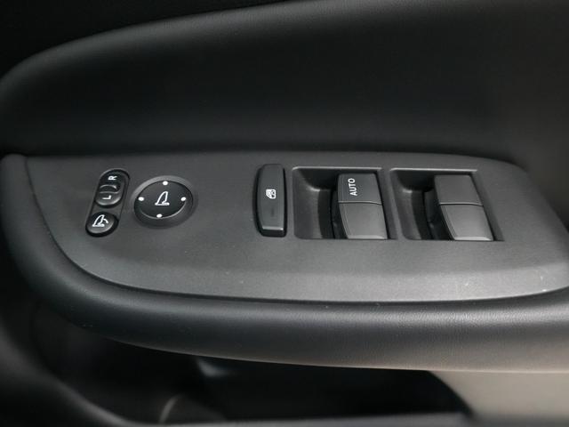 フィット e:HEVホーム 20周年特別仕様車 カーサ 無限フルエアロ 純正9型メモリナビ フルセグTV バックカメラ ハーフレザーシート ビルトインETC 純正16AW LED ソナーセンサー レーダークルーズ LKA AHB 衝突軽減 スマートキー(19枚目)
