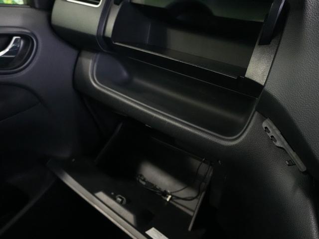 やっぱりあると安心なドラレコ！！前のみ、前後、３６０度といろいろなタイプがございます。今、流行りのデジタルインナーミラー型のドライブレコーダーもご紹介可能です。いざという時に味方になるドラレコです。