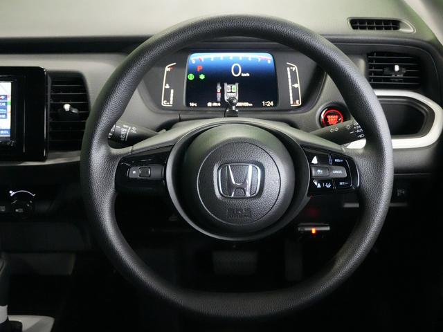 フィット ベーシック　ホンダセンシング　社外メモリナビ　レーダークルーズ　レーンキープアシスト　バックカメラ　ソナーセンサー　ウインカーミラー　スマートキー　プッシュスタート　ＥＴＣ　電動格納ミラー　ＷＳＲＳ　ＡＢＳ（8枚目）