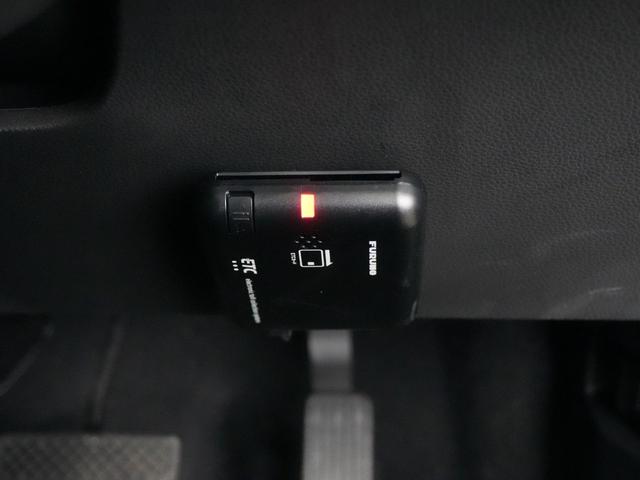 フィット ベーシック　ホンダセンシング　社外メモリナビ　レーダークルーズ　レーンキープアシスト　バックカメラ　ソナーセンサー　ウインカーミラー　スマートキー　プッシュスタート　ＥＴＣ　電動格納ミラー　ＷＳＲＳ　ＡＢＳ（18枚目）