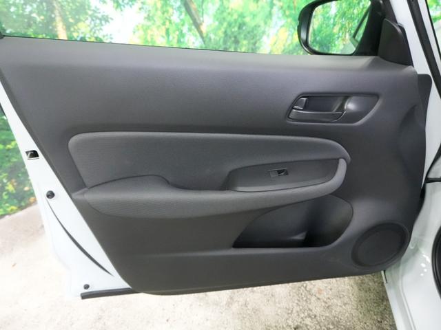 フィット ベーシック　ホンダセンシング　社外メモリナビ　レーダークルーズ　レーンキープアシスト　バックカメラ　ソナーセンサー　ウインカーミラー　スマートキー　プッシュスタート　ＥＴＣ　電動格納ミラー　ＷＳＲＳ　ＡＢＳ（36枚目）