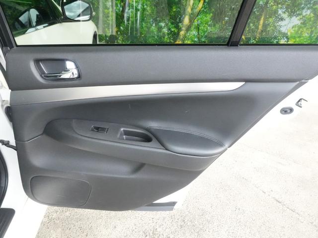 スカイライン ２５０ＧＴ　タイプＳ　純正ＨＤＤナビ　フルセグＴＶ　サイドカメラ　バックカメラ　ハーフレザーシート　ビルトインＥＴＣ　ＨＩＤライト　純正１８ＡＷ　パワーシート　ウインカーミラー　インテリジェントキー　プッシュスタート（39枚目）