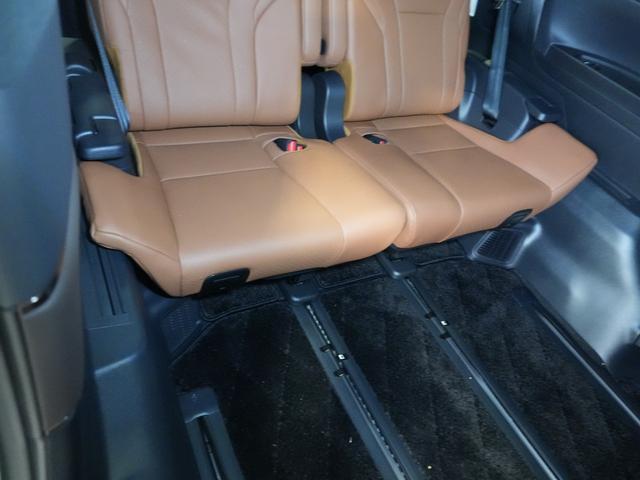 ヴェルファイア Ｚ　プレミア　純１３．２型有機ＥＬフリップダウンモニター　左右独立ムーンルーフ　デジタルインナーミラー　トヨタチームメイト　茶革　純ディスプレーオーディオ　フルセグ　全方位カメラ　両側パワスラ　ＰＢドア　純１９ＡＷ（56枚目）