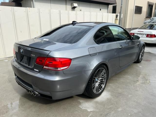 Ｍ３ Ｍ３クーペ　４．０Ｖ８エンジン４２０ＰＳ　７速ＭＤＣＴ　プッシュスタ－ト　ディ－ラ－車　純正１８ＡＷ　ミラ－型ＥＴＣ　カワシート（10枚目）