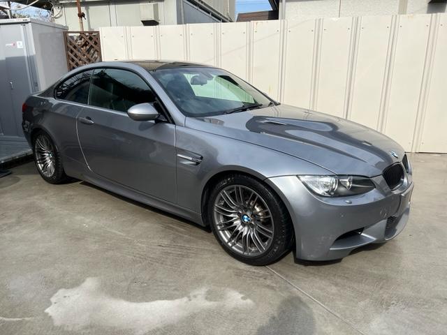 Ｍ３ Ｍ３クーペ　４．０Ｖ８エンジン４２０ＰＳ　７速ＭＤＣＴ　プッシュスタ－ト　ディ－ラ－車　純正１８ＡＷ　ミラ－型ＥＴＣ　カワシート（52枚目）