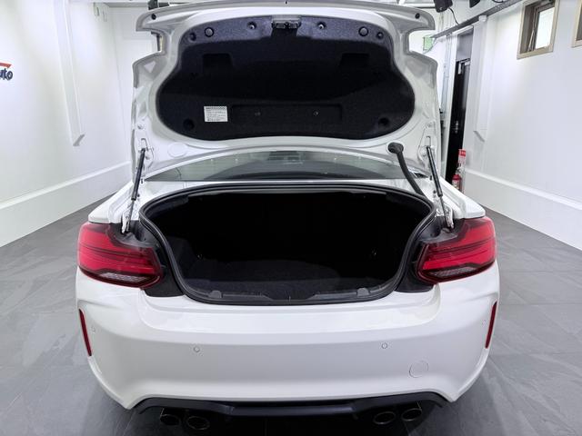 Ｍ２ コンペティション　法人ワンオーナー　希少・電動ガラスサンルーフ　Ｄ整備車　アダプティブＬＥＤヘッドライト　Ｍスポーツエキゾーストシステム　ハーマンカードン　Ｙスポークスタイリング７８８Ｍ・１９インチＡＷ　屋内保管　禁煙（10枚目）