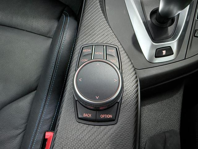 Ｍ２ コンペティション　法人ワンオーナー　希少・電動ガラスサンルーフ　Ｄ整備車　アダプティブＬＥＤヘッドライト　Ｍスポーツエキゾーストシステム　ハーマンカードン　Ｙスポークスタイリング７８８Ｍ・１９インチＡＷ　屋内保管　禁煙（74枚目）