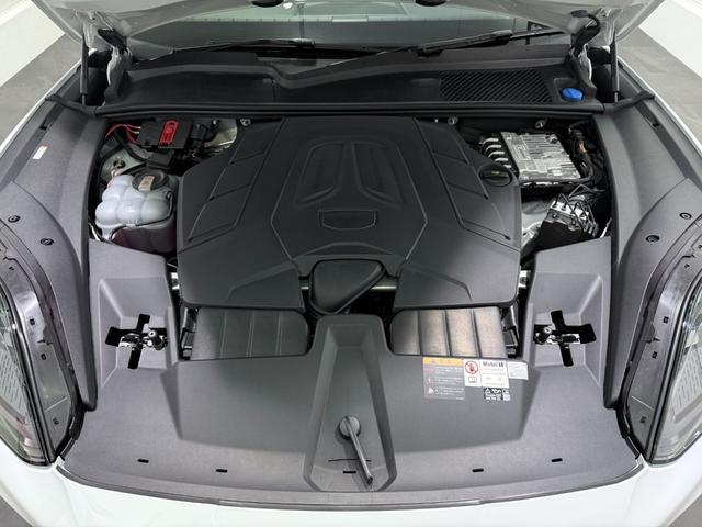 カイエンクーペ ベースグレード　ＯＰ２４０　アダプティブエアサスペンション　新車保証継承付　ＰＳＭＰ加入済　アダプティブスポーツシート／１８ｗａｙ＆シートベンチレーション　スポーツデザインＰＫＧ／ハイグロスブラック　スポーツクロノ（8枚目）