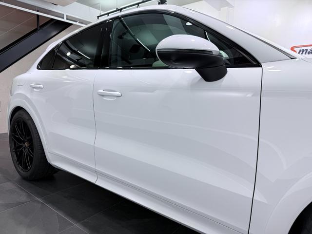 カイエンクーペ ベースグレード　ＯＰ２４０　アダプティブエアサスペンション　新車保証継承付　ＰＳＭＰ加入済　アダプティブスポーツシート／１８ｗａｙ＆シートベンチレーション　スポーツデザインＰＫＧ／ハイグロスブラック　スポーツクロノ（26枚目）