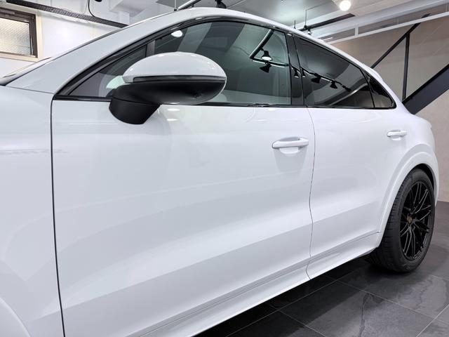 カイエンクーペ ベースグレード　ＯＰ２４０　アダプティブエアサスペンション　新車保証継承付　ＰＳＭＰ加入済　アダプティブスポーツシート／１８ｗａｙ＆シートベンチレーション　スポーツデザインＰＫＧ／ハイグロスブラック　スポーツクロノ（28枚目）