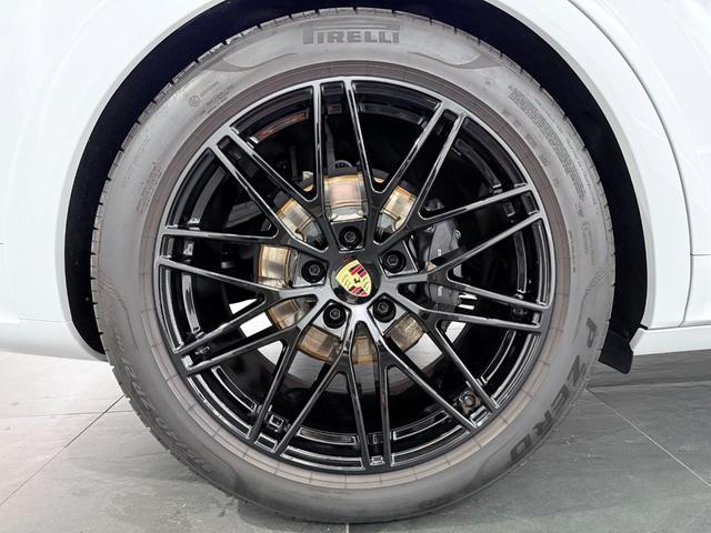 カイエンクーペ ベースグレード　ＯＰ２４０　アダプティブエアサスペンション　新車保証継承付　ＰＳＭＰ加入済　アダプティブスポーツシート／１８ｗａｙ＆シートベンチレーション　スポーツデザインＰＫＧ／ハイグロスブラック　スポーツクロノ（41枚目）