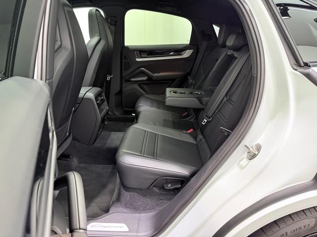 カイエンクーペ ベースグレード　ＯＰ２４０　アダプティブエアサスペンション　新車保証継承付　ＰＳＭＰ加入済　アダプティブスポーツシート／１８ｗａｙ＆シートベンチレーション　スポーツデザインＰＫＧ／ハイグロスブラック　スポーツクロノ（51枚目）