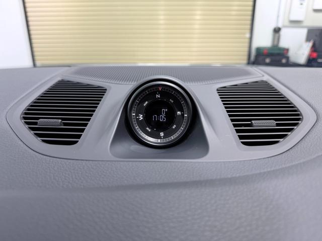 カイエンクーペ ベースグレード　ＯＰ２４０　アダプティブエアサスペンション　新車保証継承付　ＰＳＭＰ加入済　アダプティブスポーツシート／１８ｗａｙ＆シートベンチレーション　スポーツデザインＰＫＧ／ハイグロスブラック　スポーツクロノ（67枚目）