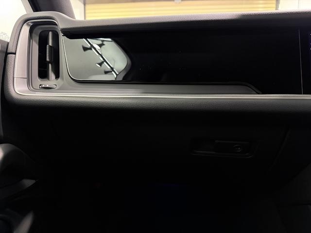 カイエンクーペ ベースグレード　ＯＰ２４０　アダプティブエアサスペンション　新車保証継承付　ＰＳＭＰ加入済　アダプティブスポーツシート／１８ｗａｙ＆シートベンチレーション　スポーツデザインＰＫＧ／ハイグロスブラック　スポーツクロノ（79枚目）