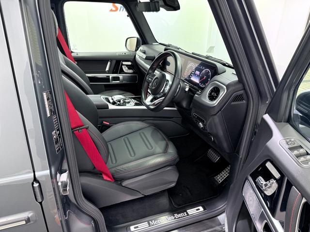 Ｇクラス Ｇ３５０ｄ　ＡＭＧライン　法人ワンオーナー　ＡＭＧライン　ラグジュアリーパッケージ　ガラスサンルーフ　ブラック本革シート（レッドステッチ）　アダプティブダンピングシステム　ブルメスターサラウンドシステム　ディーラー整備車（3枚目）