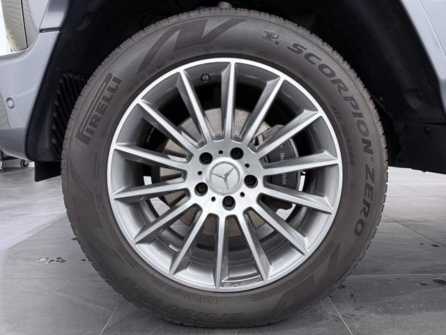 Ｇクラス Ｇ３５０ｄ　ＡＭＧライン　法人ワンオーナー　ＡＭＧライン　ラグジュアリーパッケージ　ガラスサンルーフ　ブラック本革シート（レッドステッチ）　アダプティブダンピングシステム　ブルメスターサラウンドシステム　ディーラー整備車（13枚目）