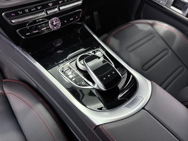 Ｇクラス Ｇ３５０ｄ　ＡＭＧライン　法人ワンオーナー　ＡＭＧライン　ラグジュアリーパッケージ　ガラスサンルーフ　ブラック本革シート（レッドステッチ）　アダプティブダンピングシステム　ブルメスターサラウンドシステム　ディーラー整備車（19枚目）