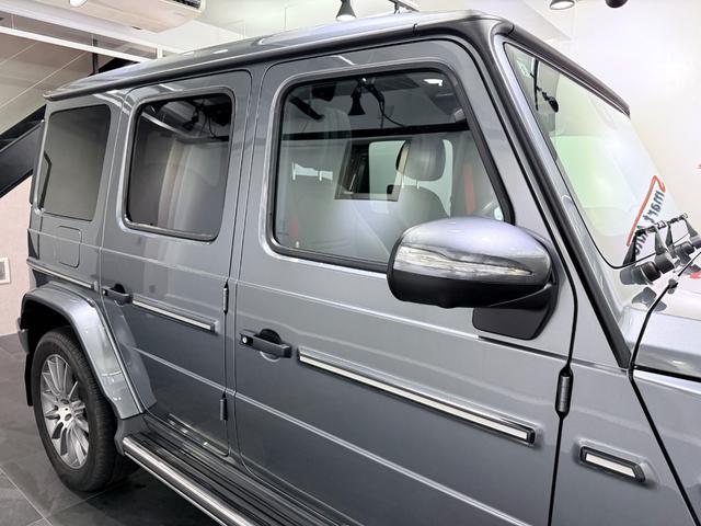 Ｇクラス Ｇ３５０ｄ　ＡＭＧライン　法人ワンオーナー　ＡＭＧライン　ラグジュアリーパッケージ　ガラスサンルーフ　ブラック本革シート（レッドステッチ）　アダプティブダンピングシステム　ブルメスターサラウンドシステム　ディーラー整備車（25枚目）