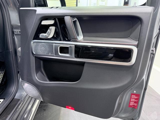 Ｇクラス Ｇ３５０ｄ　ＡＭＧライン　法人ワンオーナー　ＡＭＧライン　ラグジュアリーパッケージ　ガラスサンルーフ　ブラック本革シート（レッドステッチ）　アダプティブダンピングシステム　ブルメスターサラウンドシステム　ディーラー整備車（43枚目）