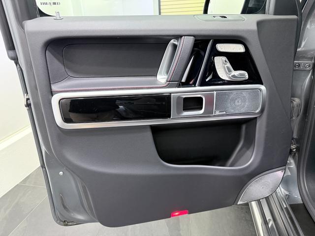 Ｇクラス Ｇ３５０ｄ　ＡＭＧライン　法人ワンオーナー　ＡＭＧライン　ラグジュアリーパッケージ　ガラスサンルーフ　ブラック本革シート（レッドステッチ）　アダプティブダンピングシステム　ブルメスターサラウンドシステム　ディーラー整備車（47枚目）