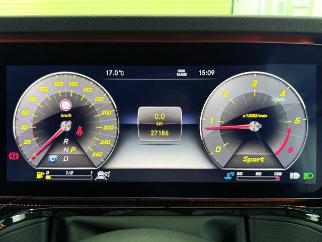 Ｇクラス Ｇ３５０ｄ　ＡＭＧライン　法人ワンオーナー　ＡＭＧライン　ラグジュアリーパッケージ　ガラスサンルーフ　ブラック本革シート（レッドステッチ）　アダプティブダンピングシステム　ブルメスターサラウンドシステム　ディーラー整備車（58枚目）