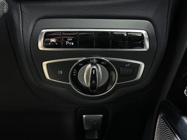 Ｇクラス Ｇ３５０ｄ　ＡＭＧライン　法人ワンオーナー　ＡＭＧライン　ラグジュアリーパッケージ　ガラスサンルーフ　ブラック本革シート（レッドステッチ）　アダプティブダンピングシステム　ブルメスターサラウンドシステム　ディーラー整備車（63枚目）